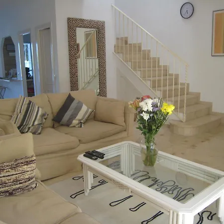 Sleeps 5 Pool Air Con * Estepona
