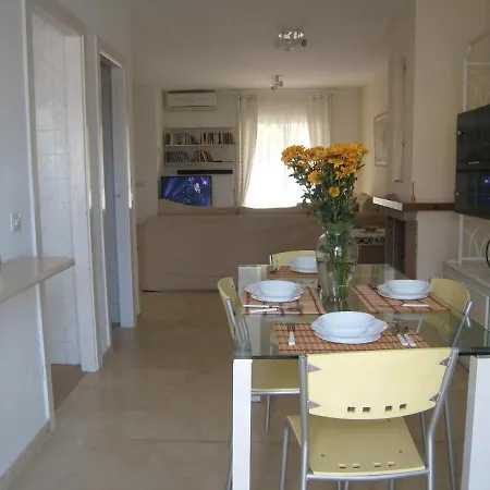 Sleeps 5 Pool Air Con Estepona